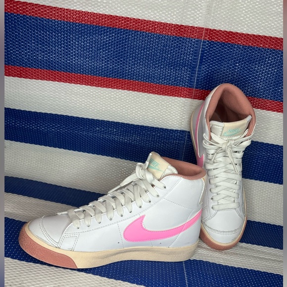 🎉✨ THROWBACK - Nike Blazer Mid '77 GS Guava Ice/Jade Summit White Sneakers 4.5 Y - Picture 15 of 17